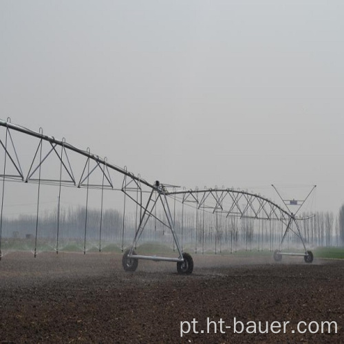 Sistema de irrigação por pivô central por aspersão movido a energia solar